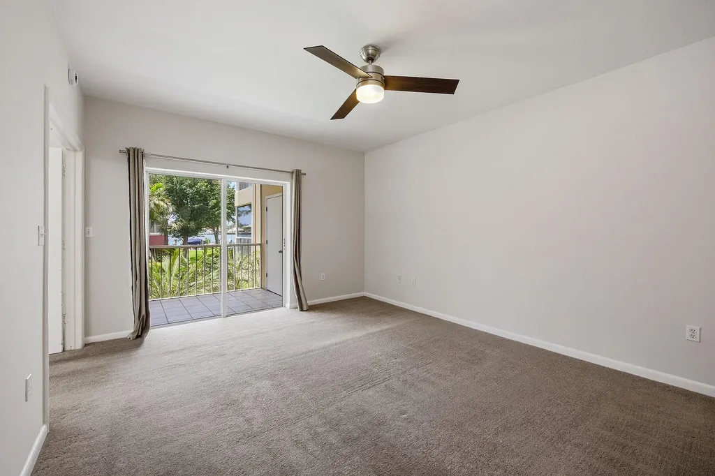 816 W Elkcam Marco Island FL 34145