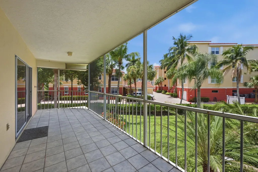 816 W Elkcam Marco Island FL 34145