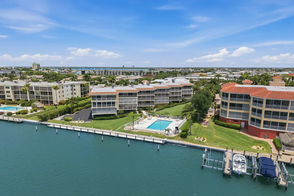 816 W Elkcam Marco Island FL 34145