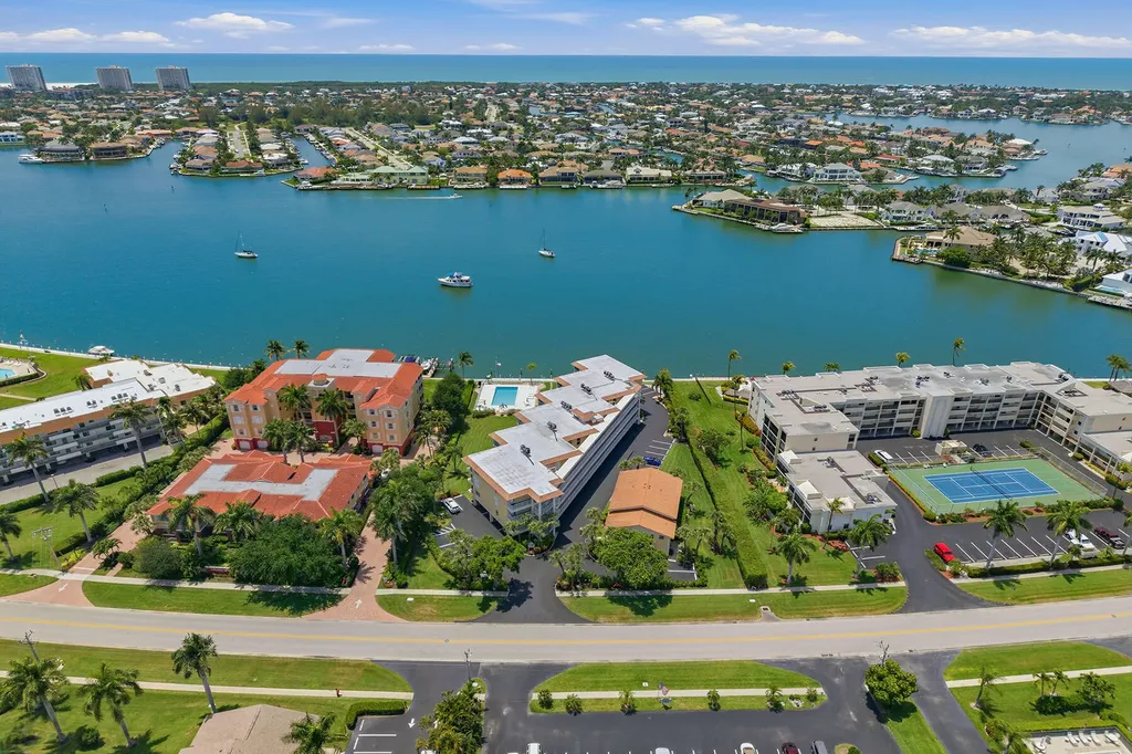 816 W Elkcam Marco Island FL 34145