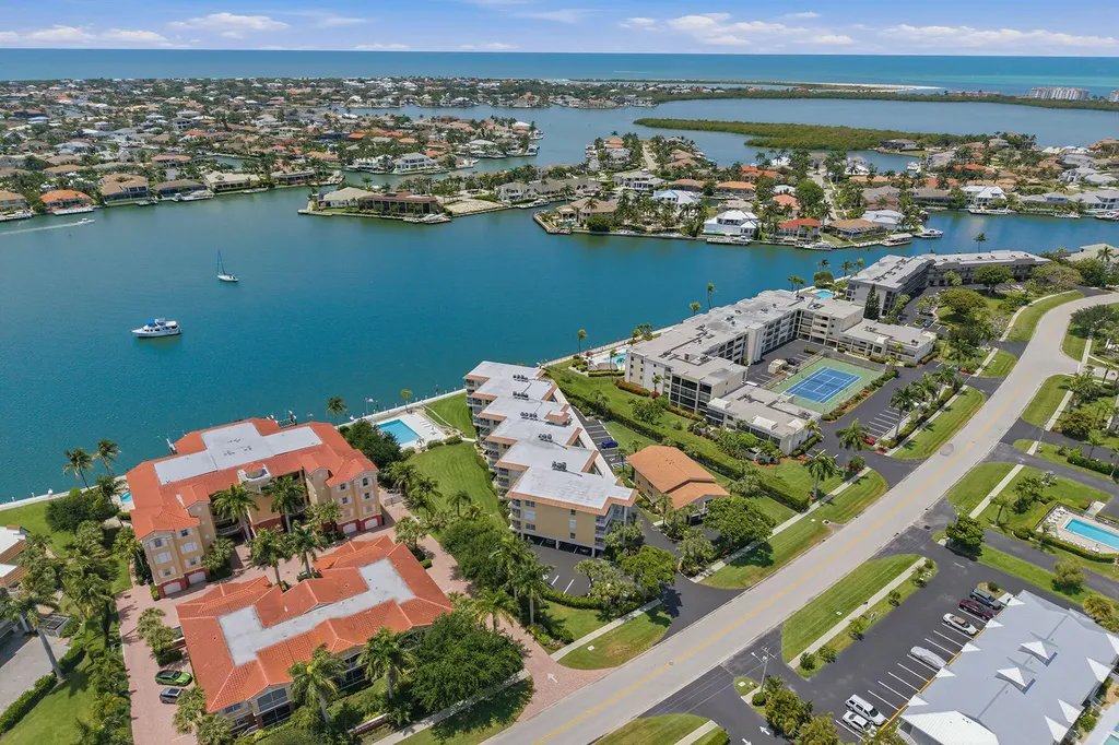 816 W Elkcam Marco Island FL 34145