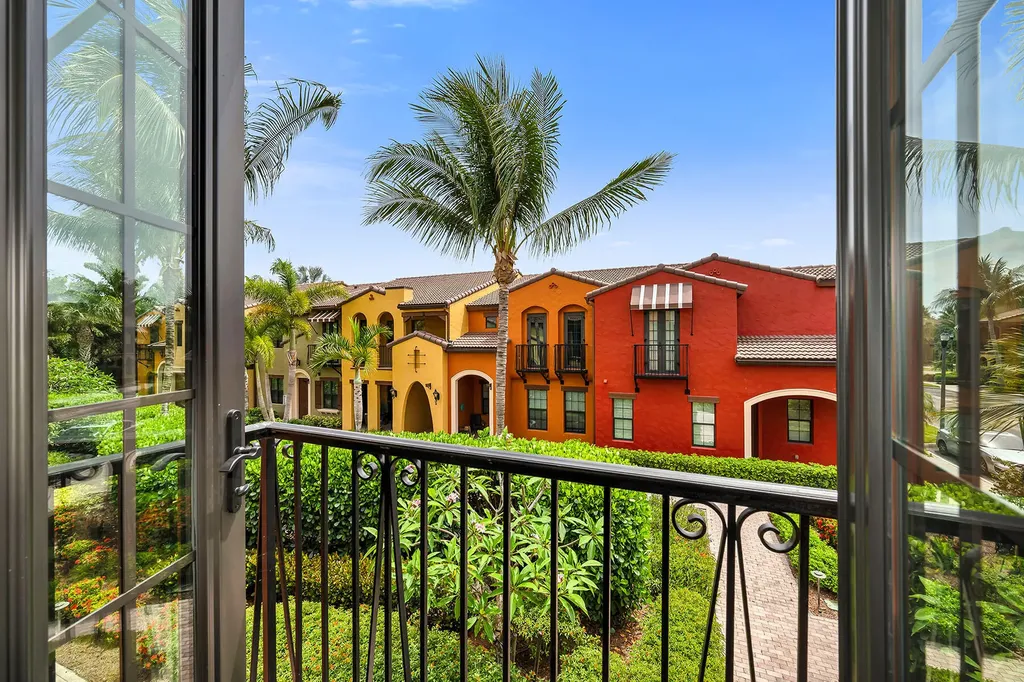 9066 Albion Lane N Naples FL 34113