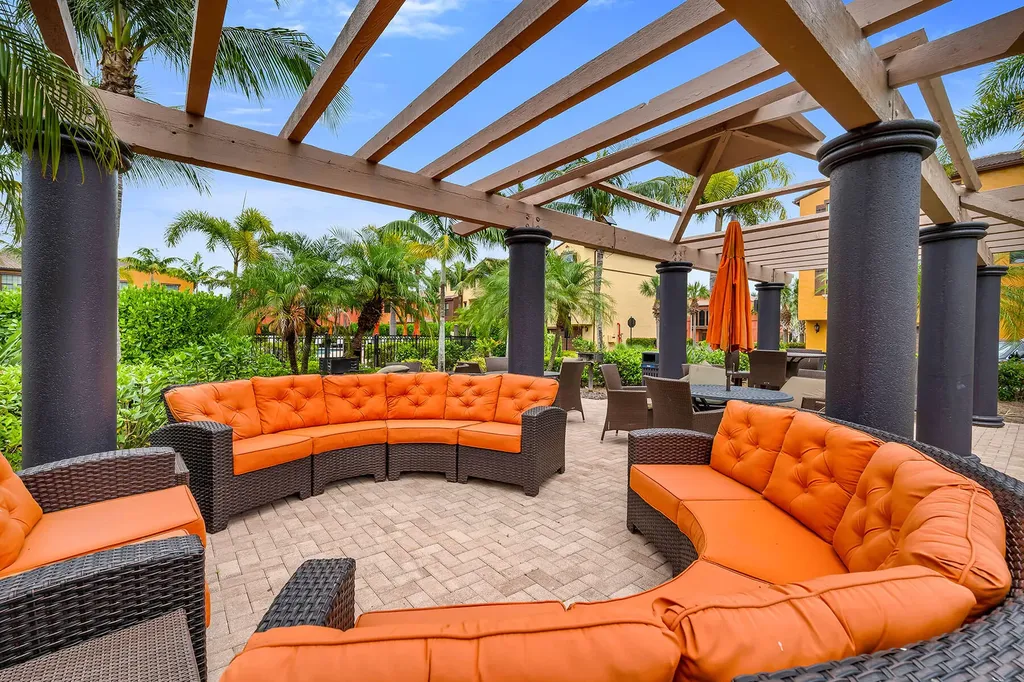 9066 Albion Lane N Naples FL 34113