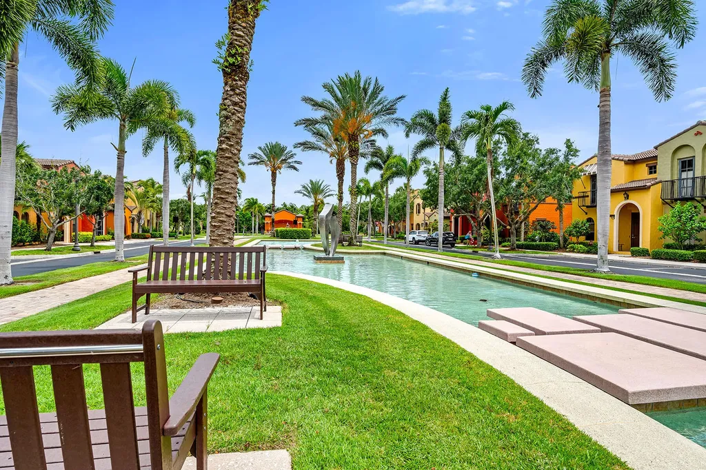 9066 Albion Lane N Naples FL 34113