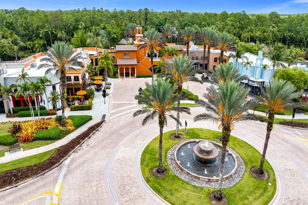 9066 Albion Lane N Naples FL 34113