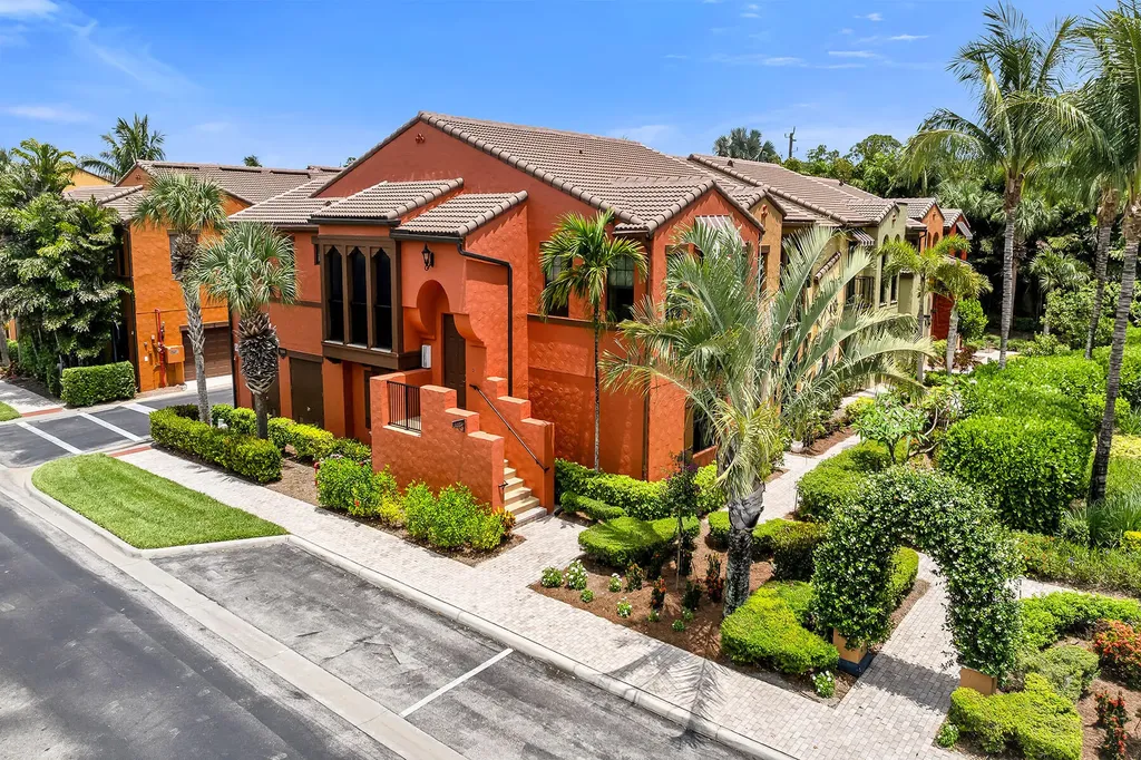 9066 Albion Lane N Naples FL 34113