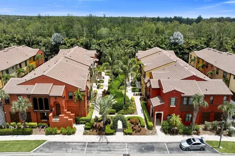 9066 Albion Lane N Naples FL 34113