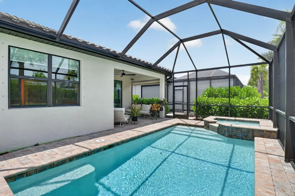 2174 Yellowfin Circle Naples FL 34114
