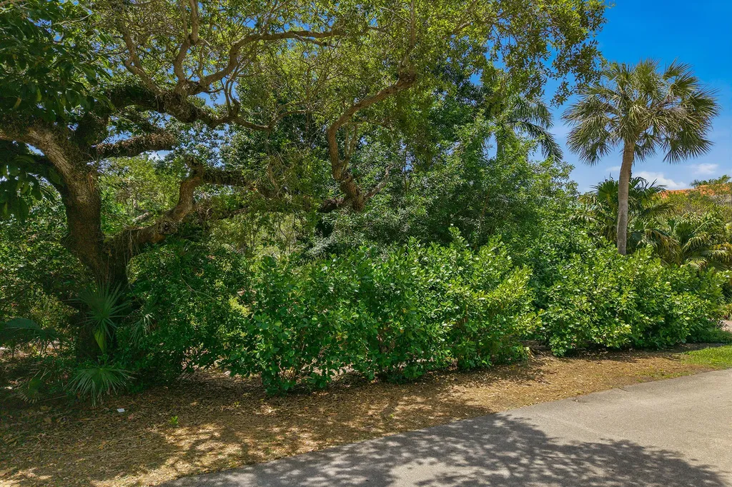375 Gumbo Limbo Lane Marco Island FL 34145