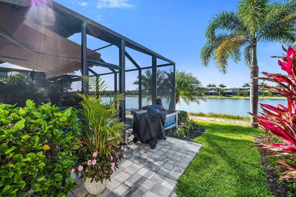 14815 Edgewater Circle Naples FL 34114