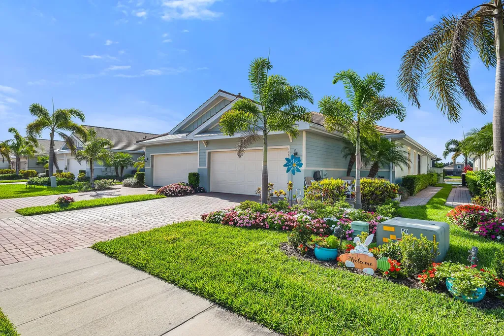14815 Edgewater Circle Naples FL 34114