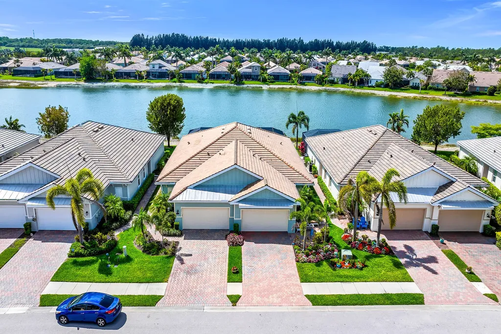 14815 Edgewater Circle Naples FL 34114