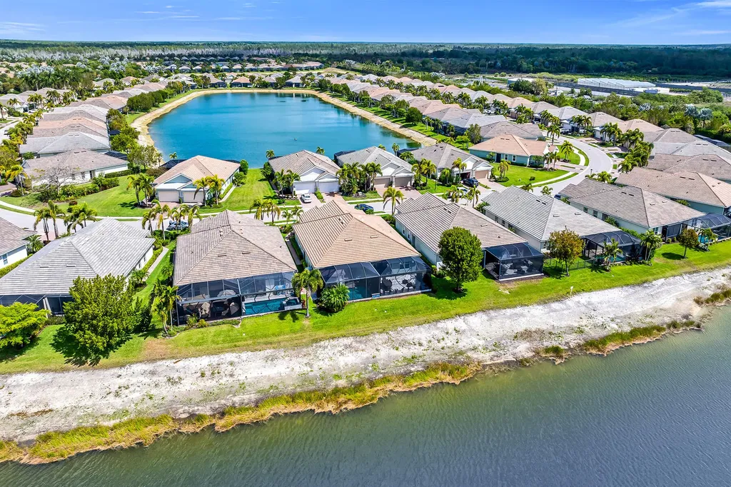 14815 Edgewater Circle Naples FL 34114