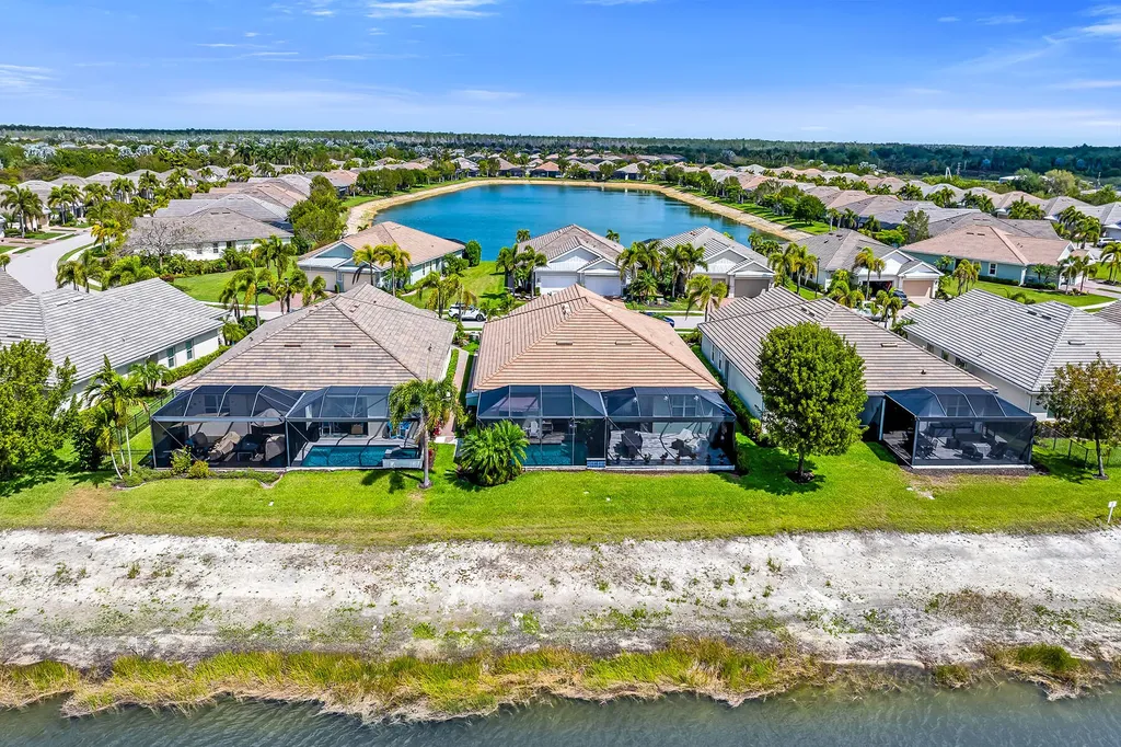 14815 Edgewater Circle Naples FL 34114