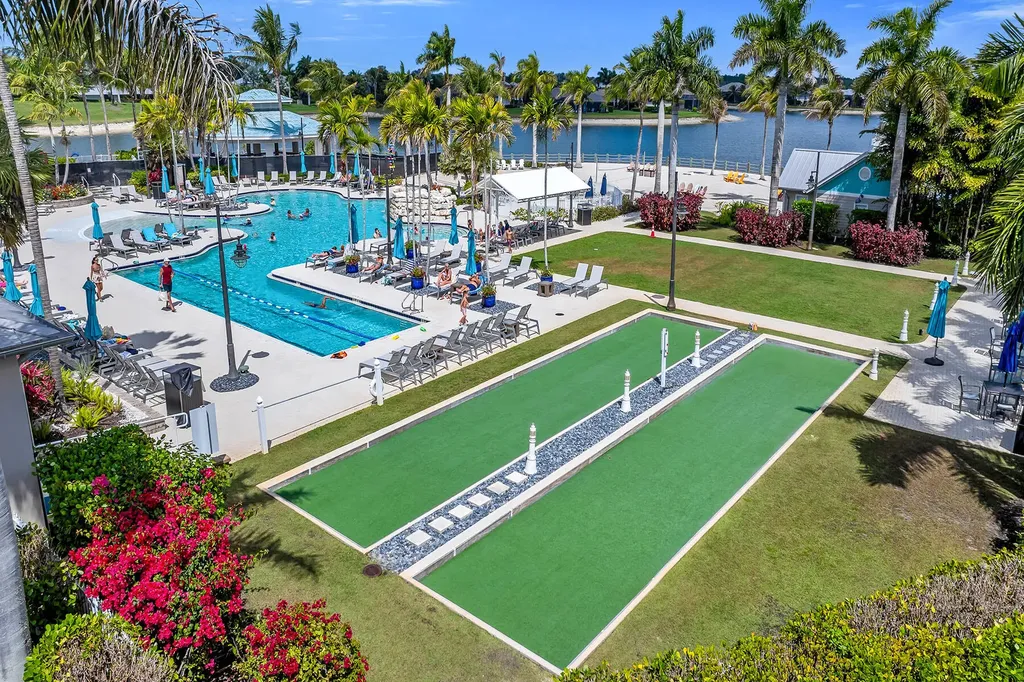 14815 Edgewater Circle Naples FL 34114