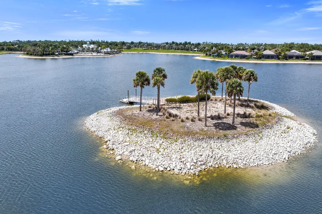 14815 Edgewater Circle Naples FL 34114