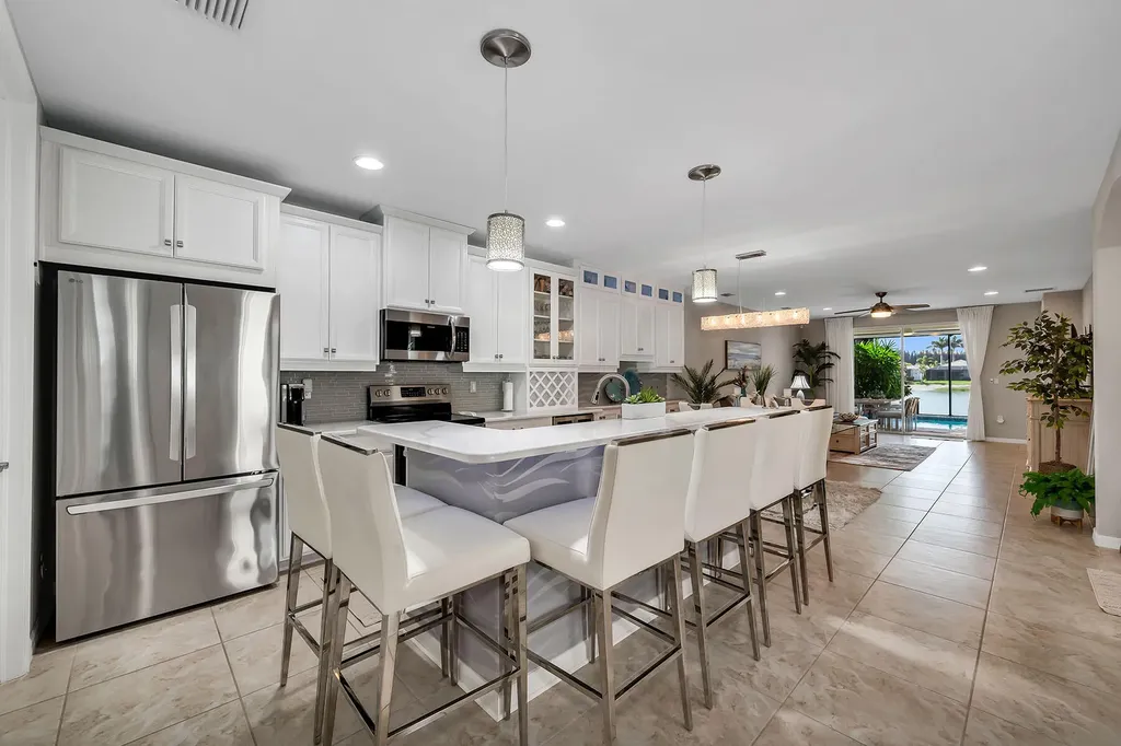 14815 Edgewater Circle Naples FL 34114