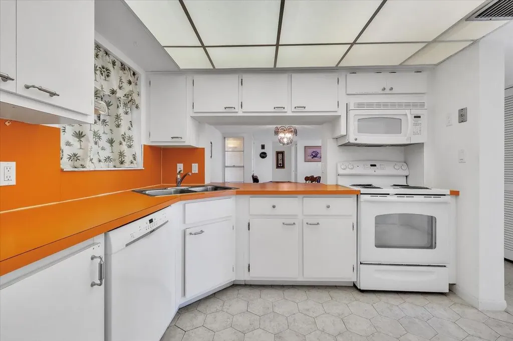 848 Collier Court Marco Island FL 34145