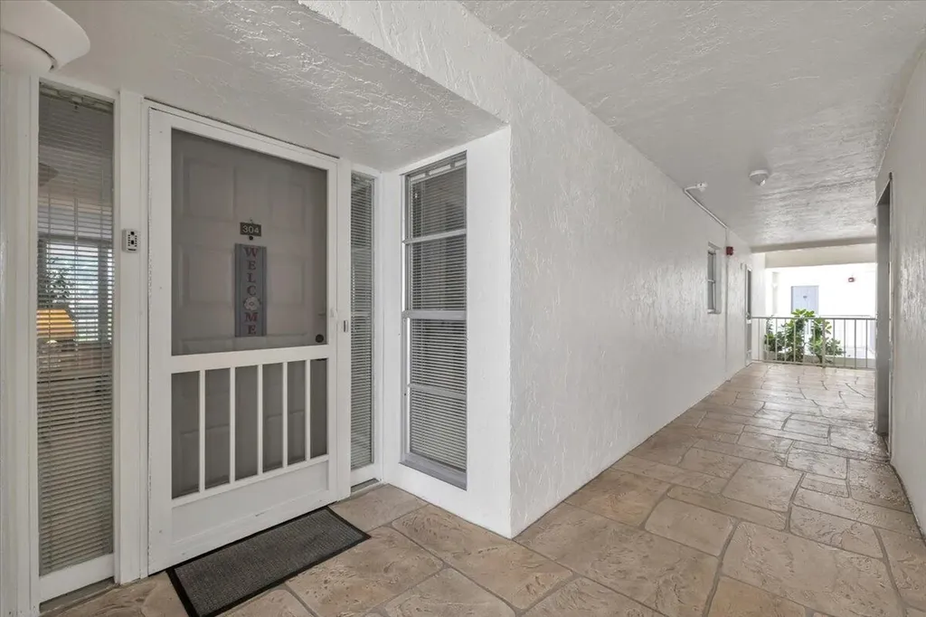848 Collier Court Marco Island FL 34145