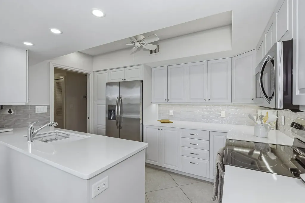 4051 Gulf Shore Boulevard N Naples FL 34103