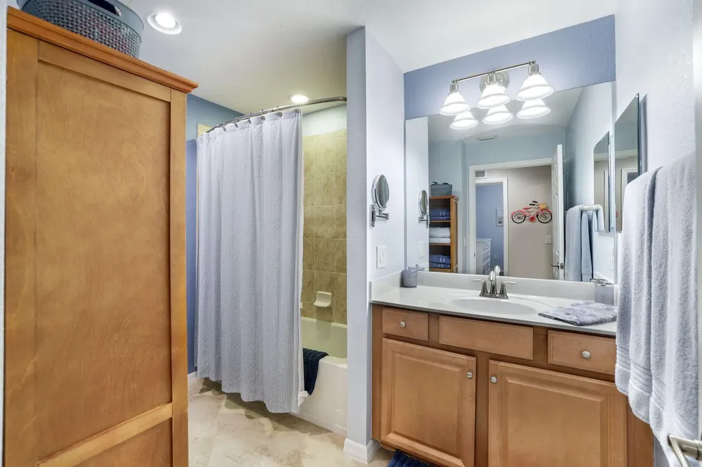 7878 Clemson Street Naples FL 34104