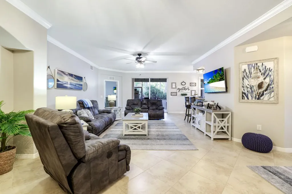 7878 Clemson Street Naples FL 34104