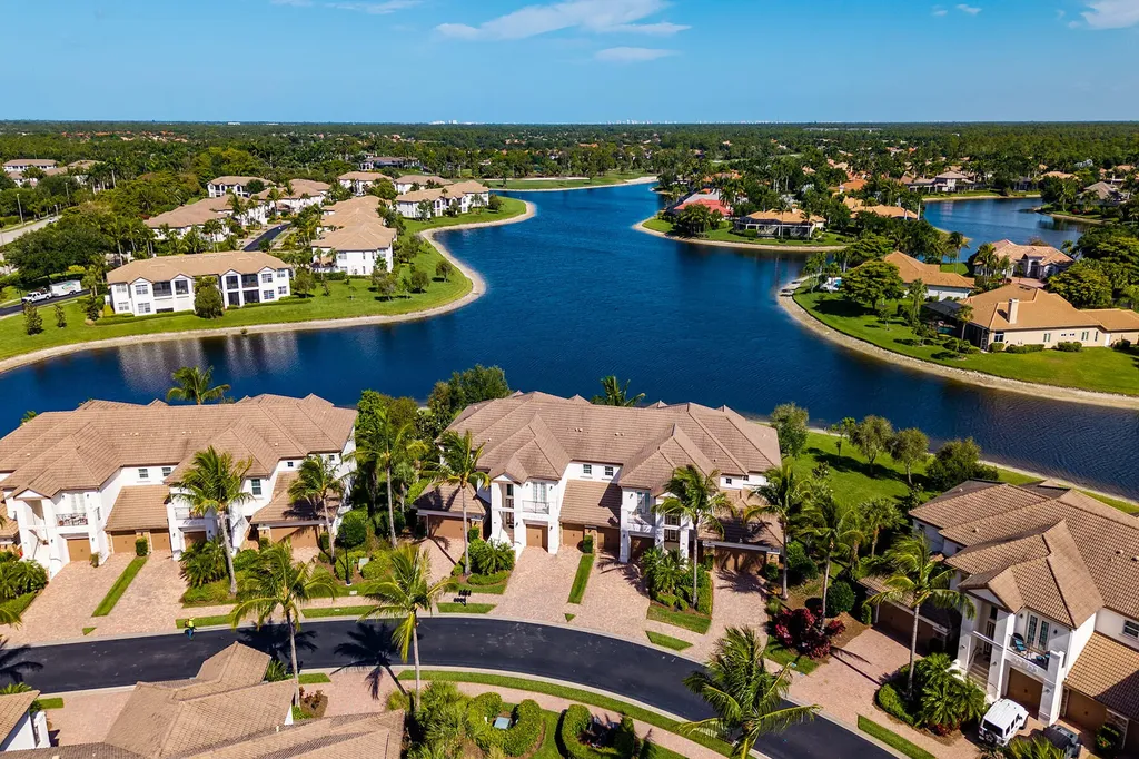 8065 SW Players Cove Naples FL 34113