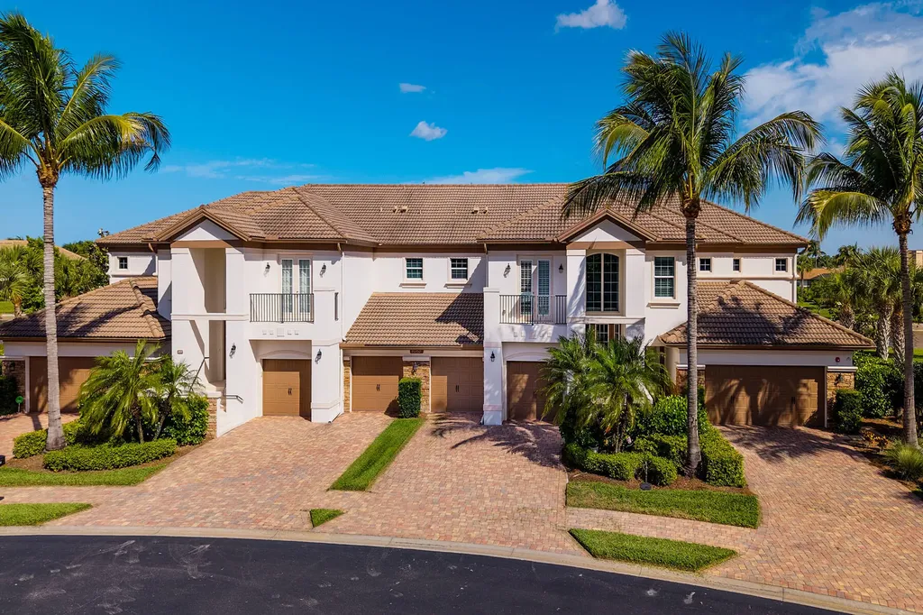 8065 SW Players Cove Naples FL 34113