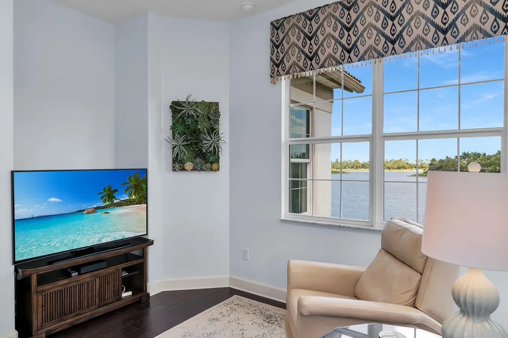 8065 SW Players Cove Naples FL 34113