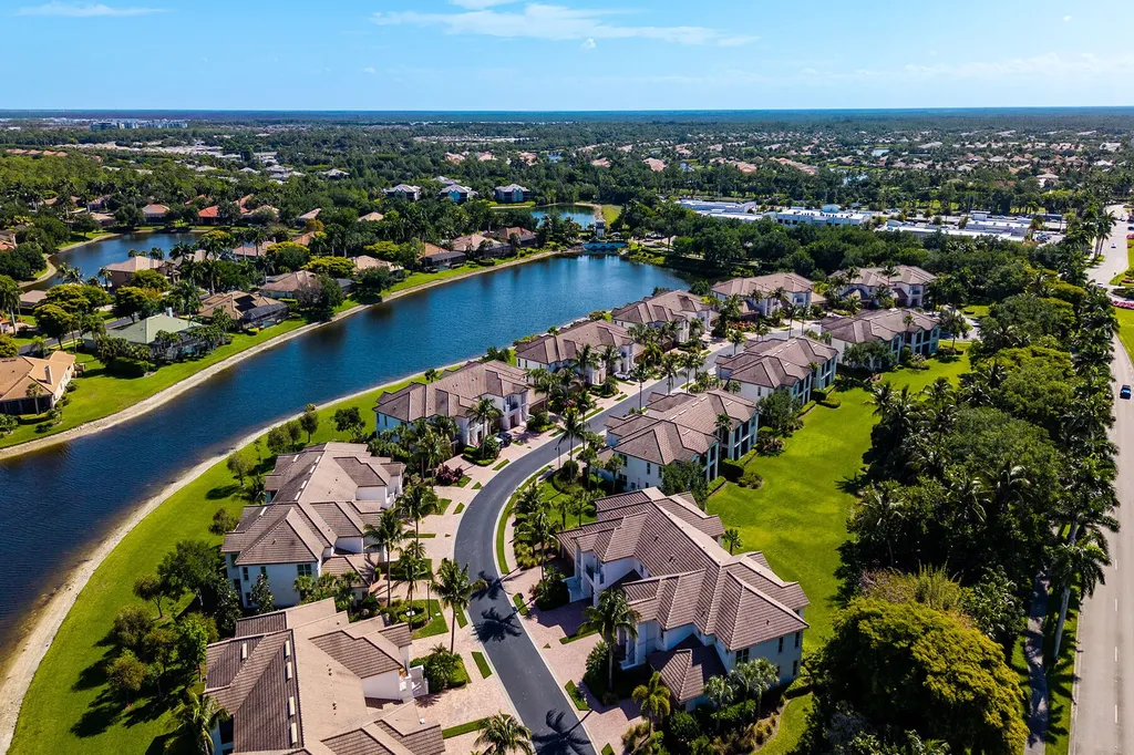 8065 SW Players Cove Naples FL 34113