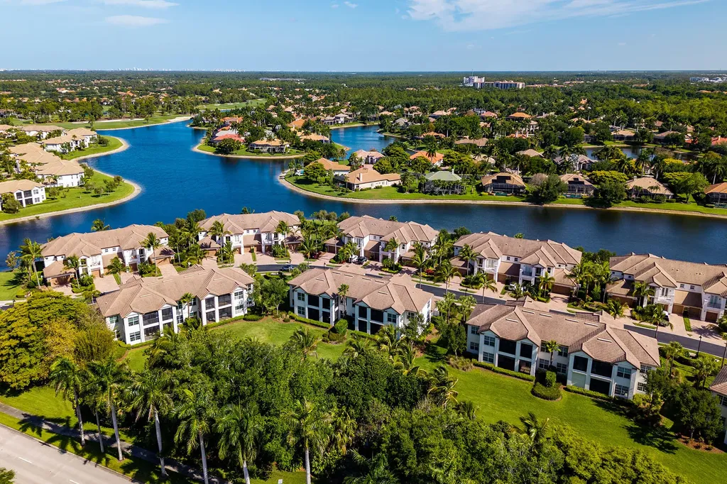 8065 SW Players Cove Naples FL 34113