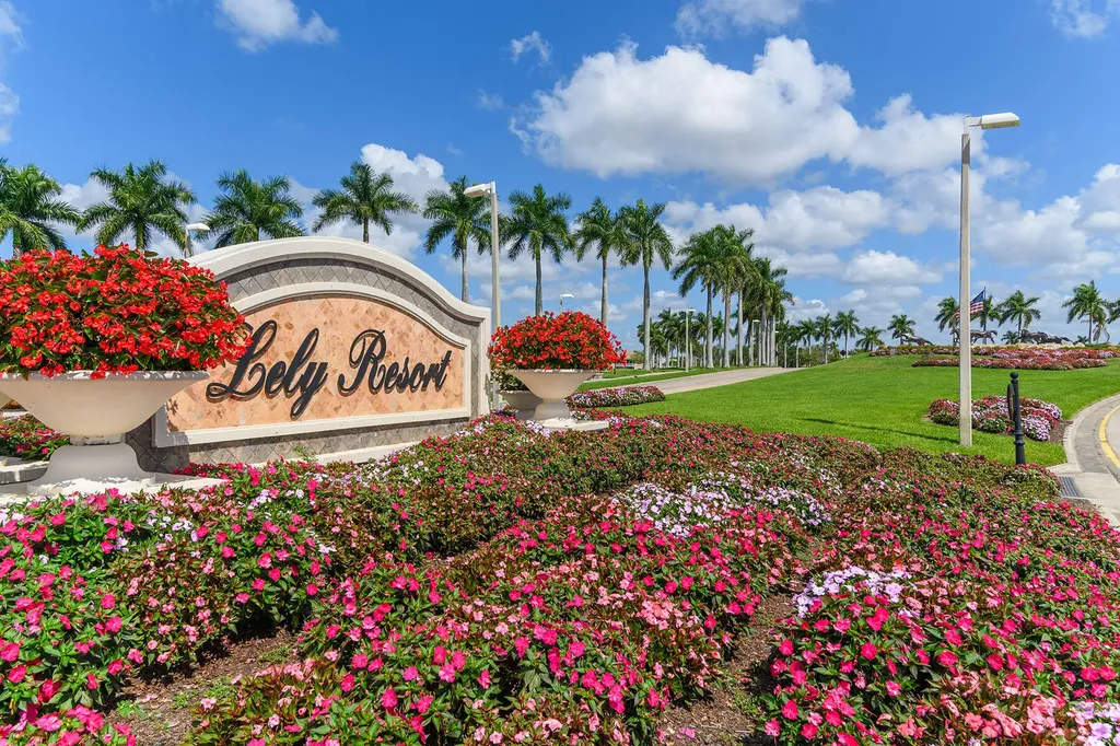 8065 SW Players Cove Naples FL 34113