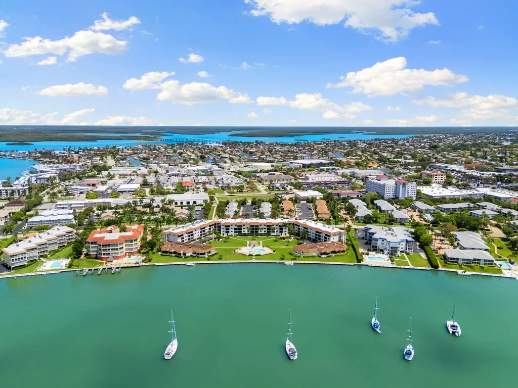 Marco Island FL, 730 W Elkcam Circle, Unit 404
