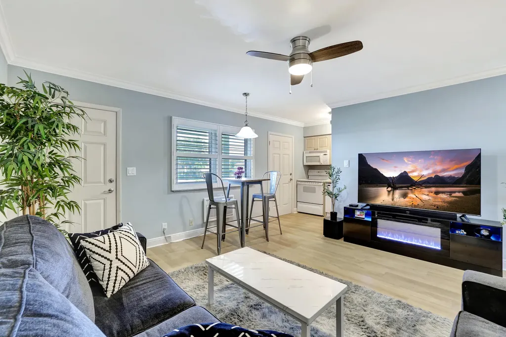 Marco Island FL, 130 N Collier Boulevard, Unit A7