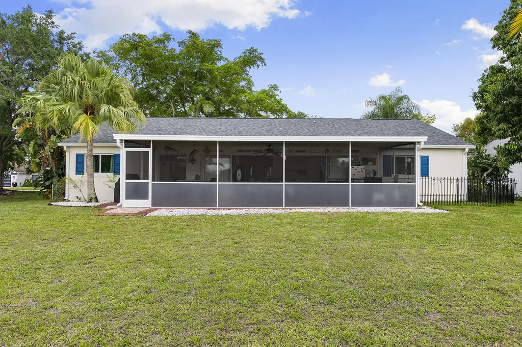 159 Plantation Circle Naples FL 34104