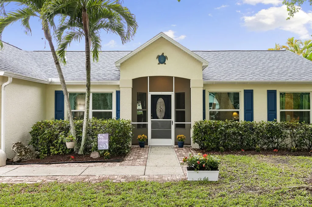 159 Plantation Circle Naples FL 34104