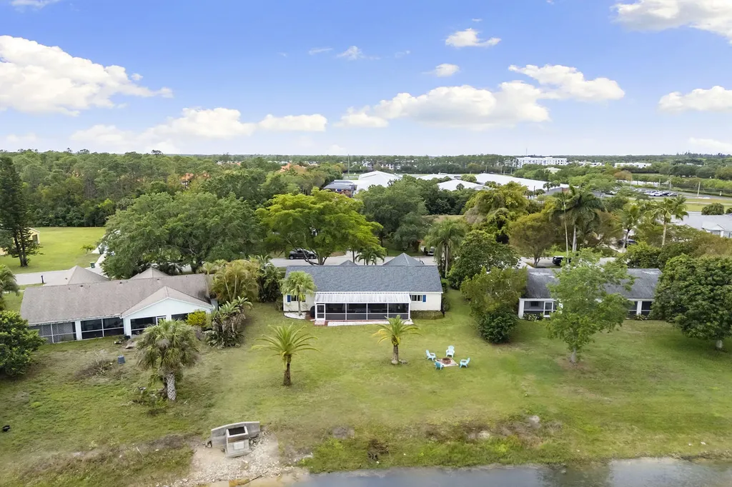 159 Plantation Circle Naples FL 34104