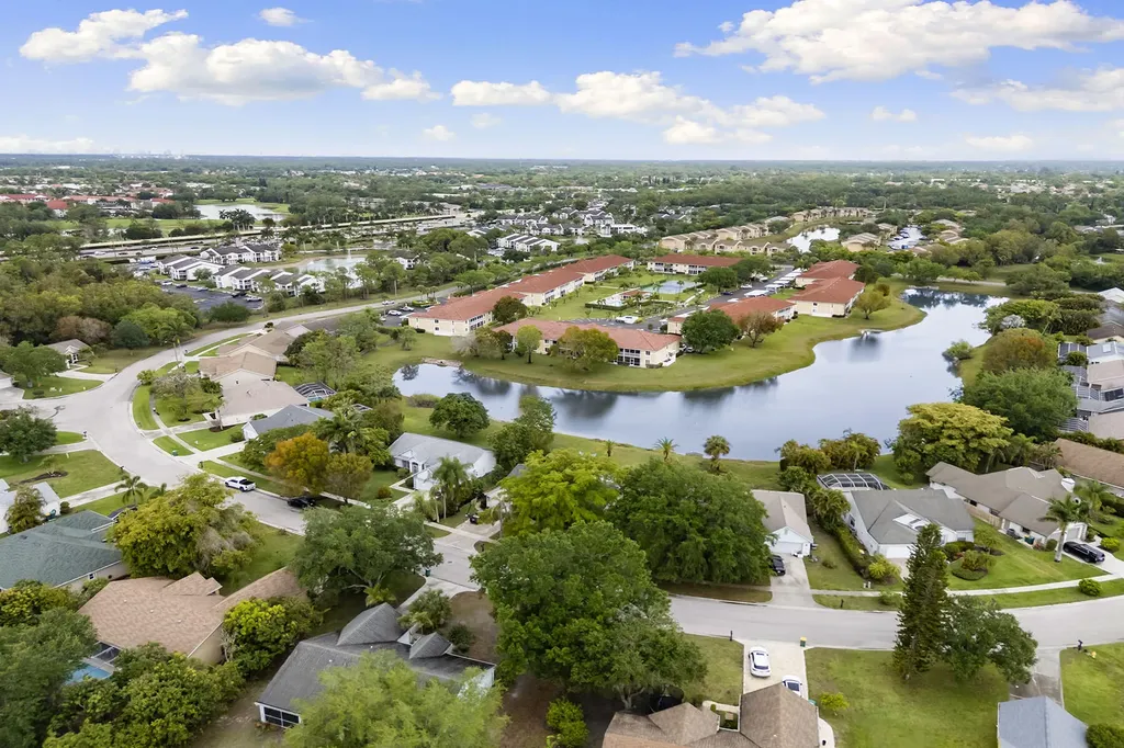 159 Plantation Circle Naples FL 34104