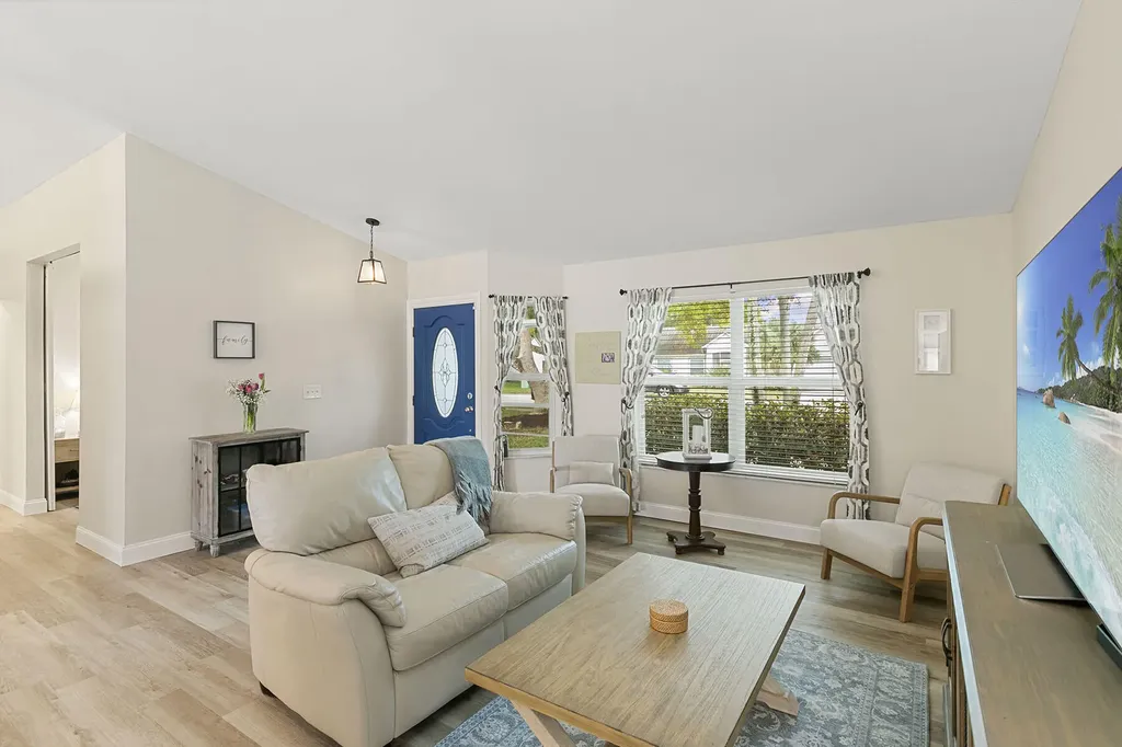 159 Plantation Circle Naples FL 34104
