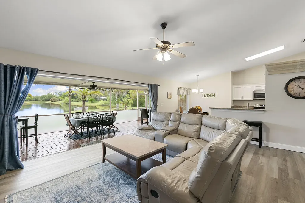 159 Plantation Circle Naples FL 34104