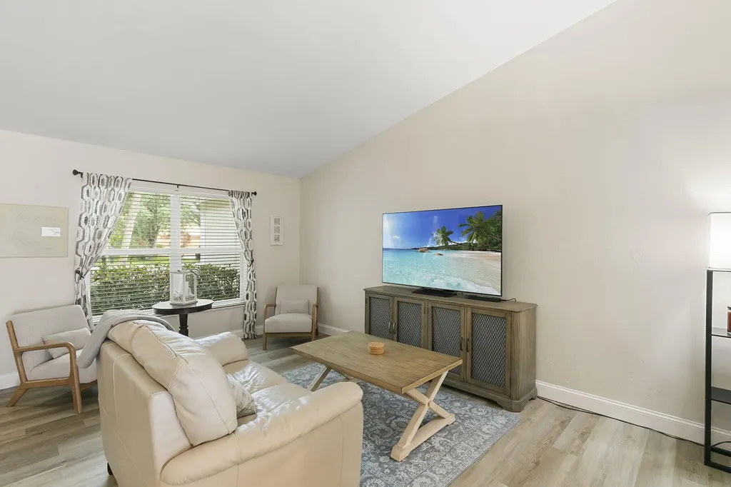 159 Plantation Circle Naples FL 34104
