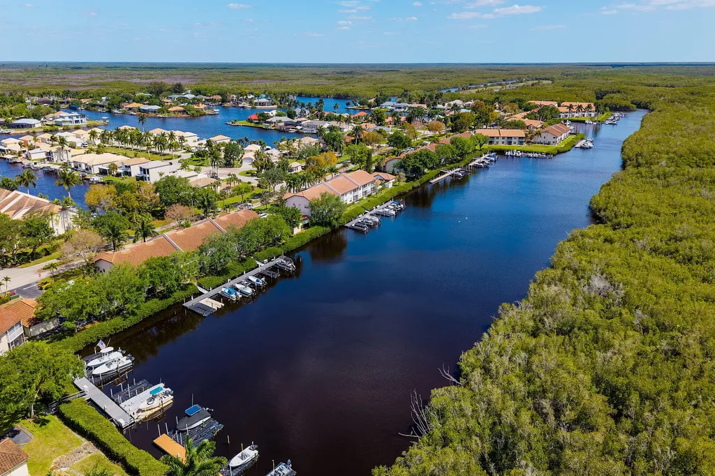 266 Newport Drive Naples FL 34114