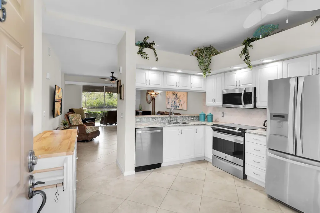 266 Newport Drive Naples FL 34114