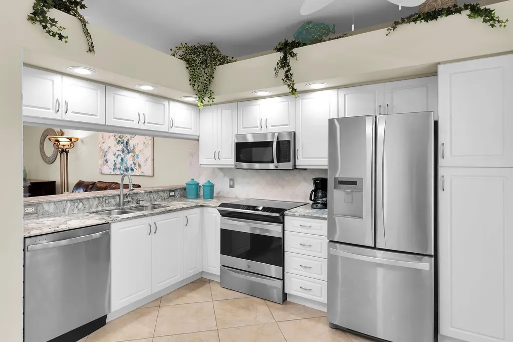 266 Newport Drive Naples FL 34114