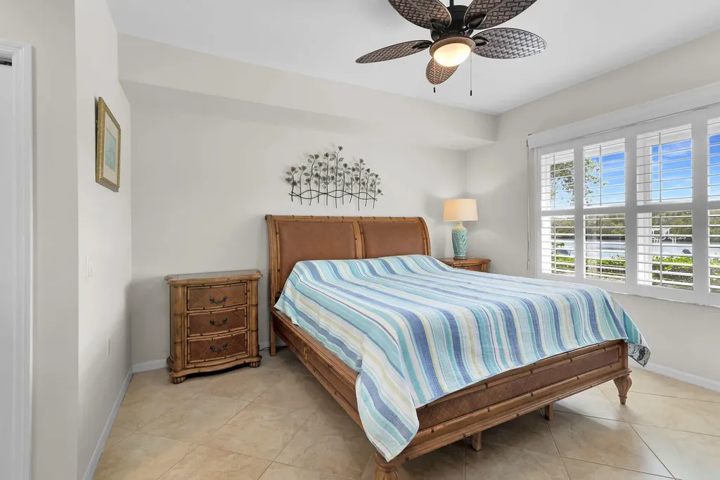 266 Newport Drive Naples FL 34114