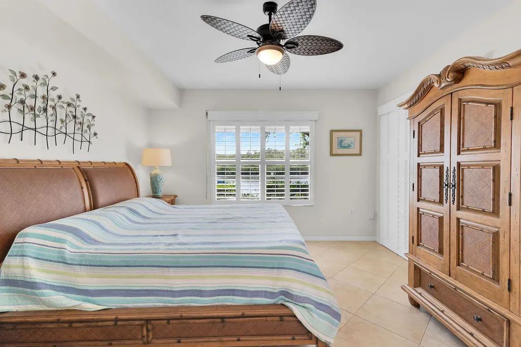 266 Newport Drive Naples FL 34114