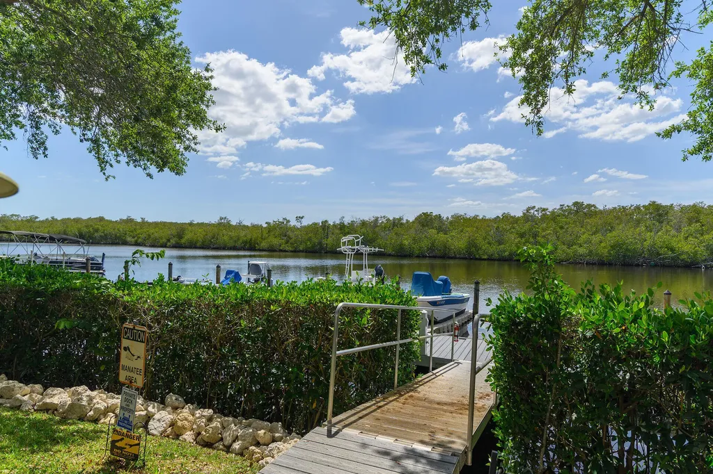 266 Newport Drive Naples FL 34114