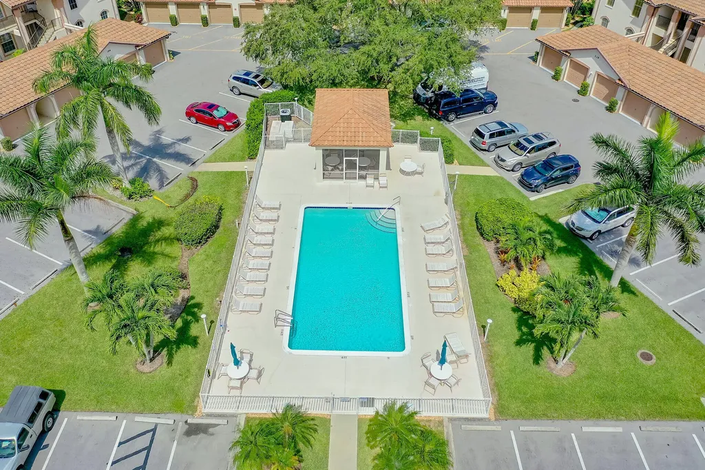 266 Newport Drive Naples FL 34114