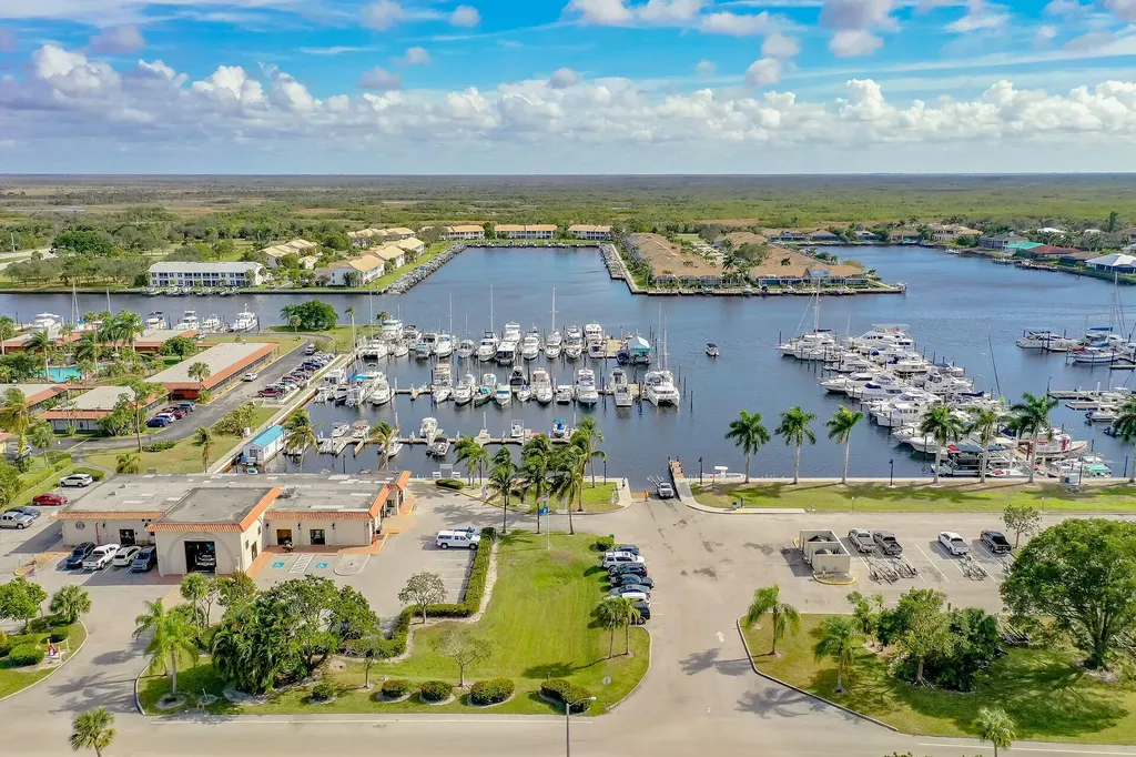 266 Newport Drive Naples FL 34114