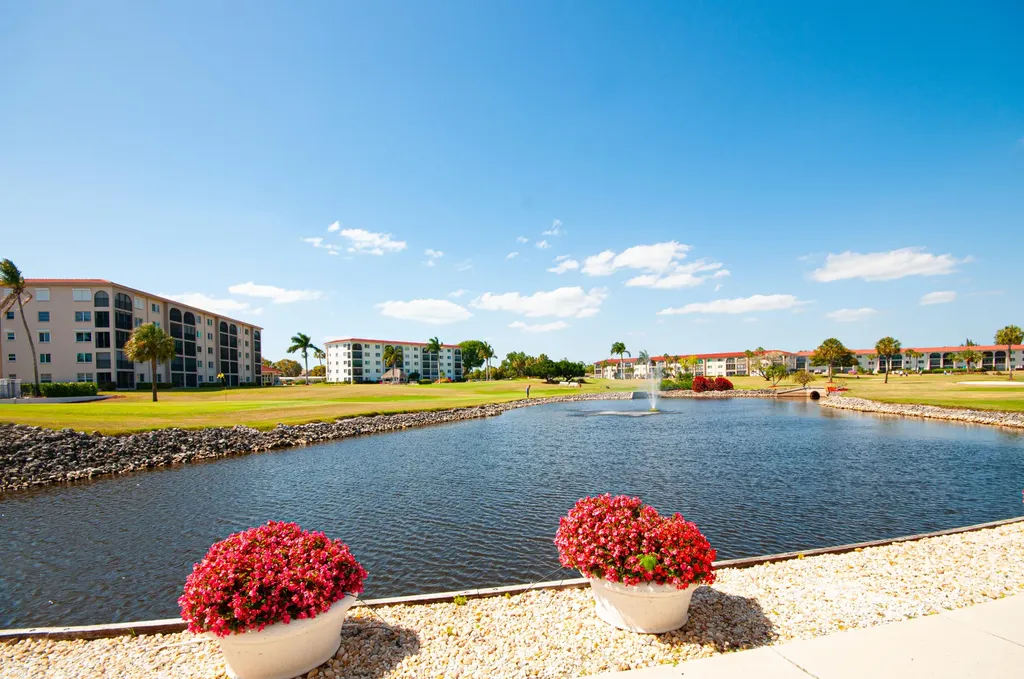 49 High Point Circle S Naples FL 34103